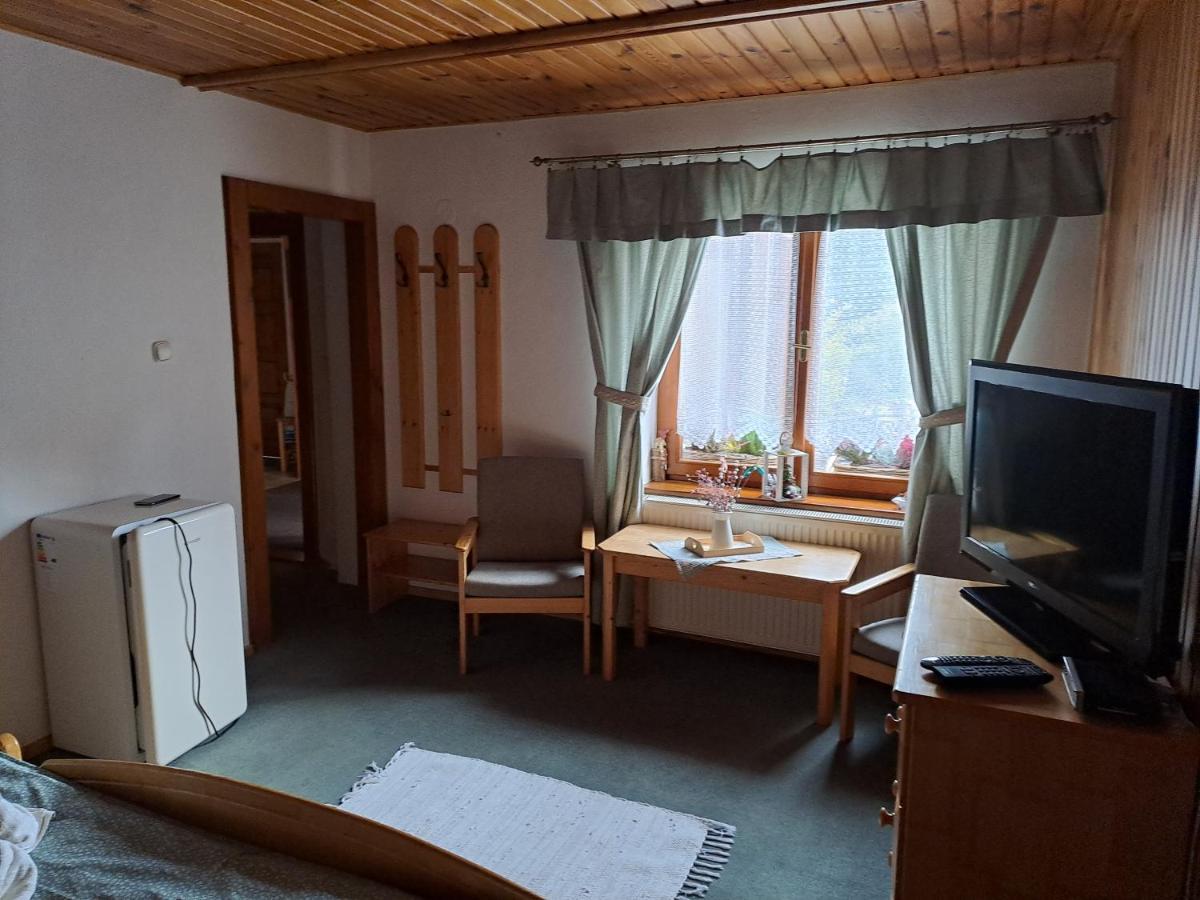 Privat Majo Hotel Liptovsky Mikulas Luaran gambar