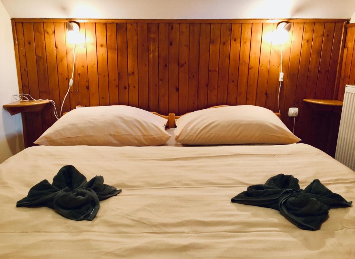 Privat Majo Hotel Liptovsky Mikulas Luaran gambar