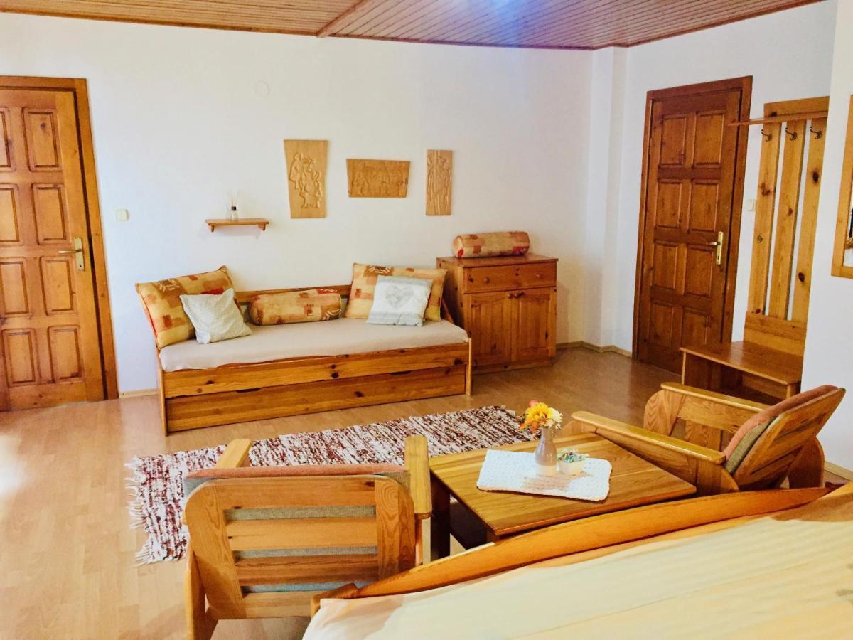 Privat Majo Hotel Liptovsky Mikulas Luaran gambar